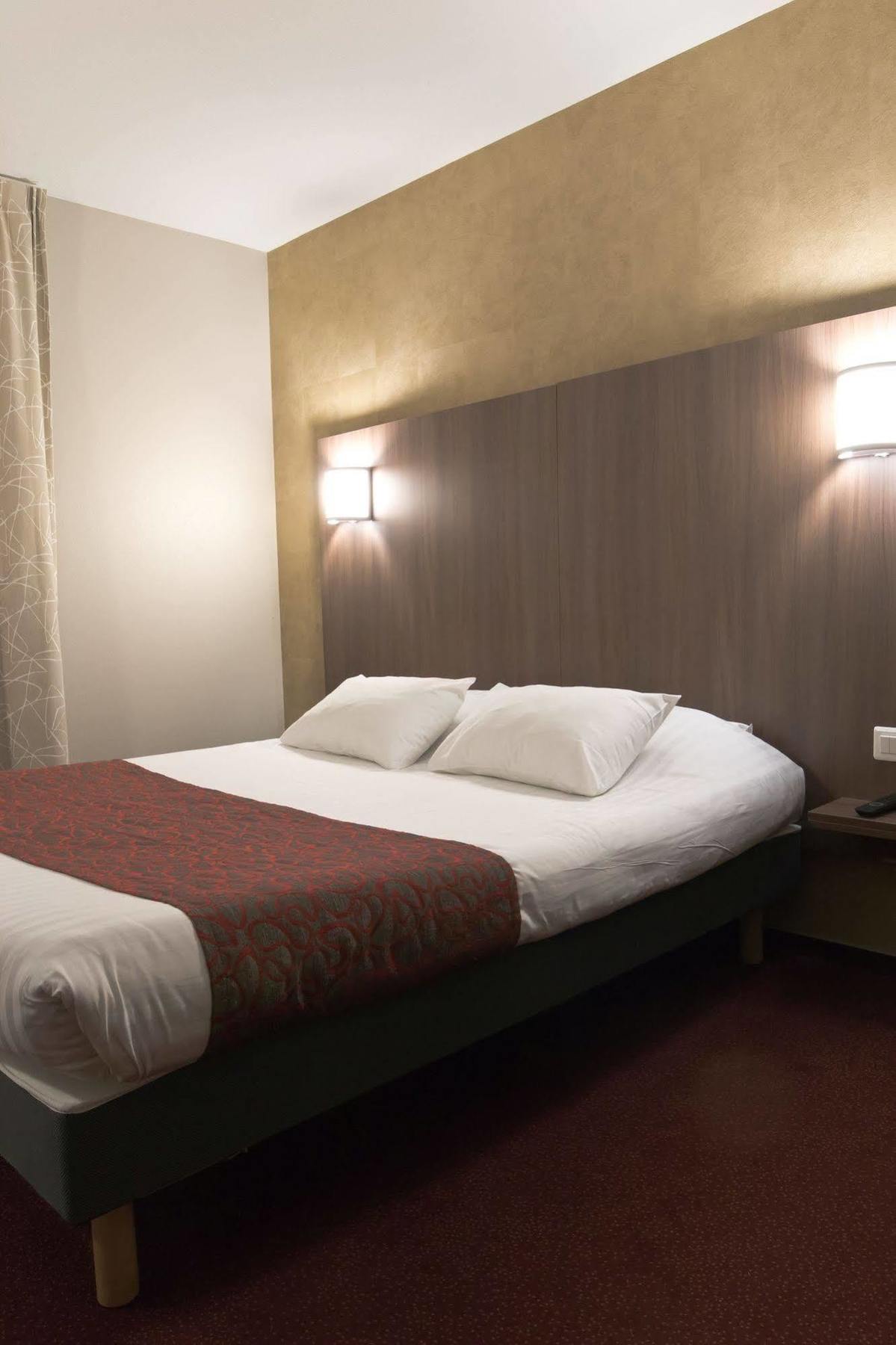 Arena Hotel 2*